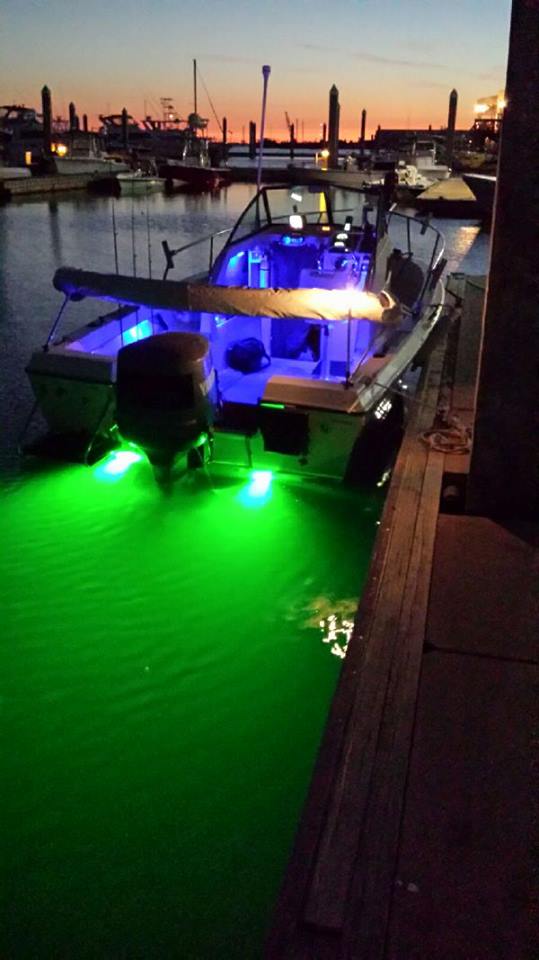 Boat Transom Light – Under Water Green Fishing Lights